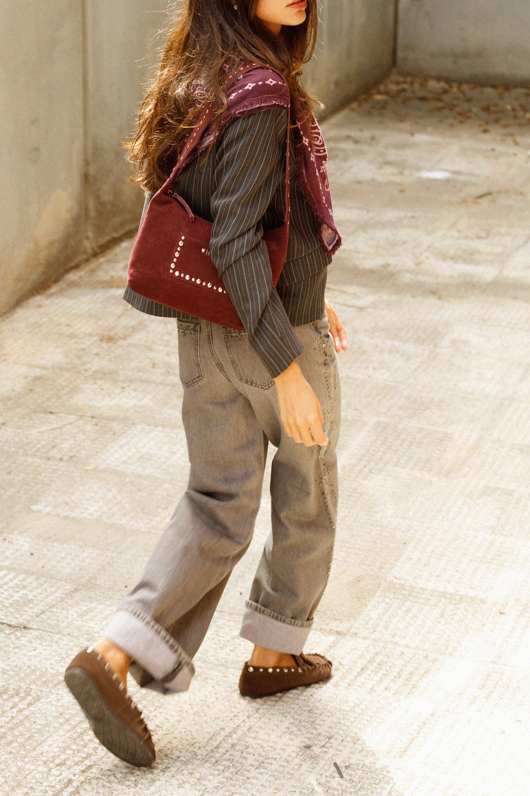 JEANS RELAXED TACHAS LATERALES