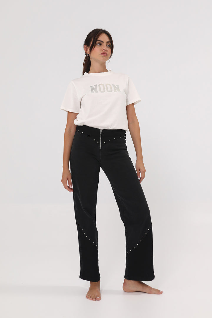 SHORT JEANS WITH STUDS