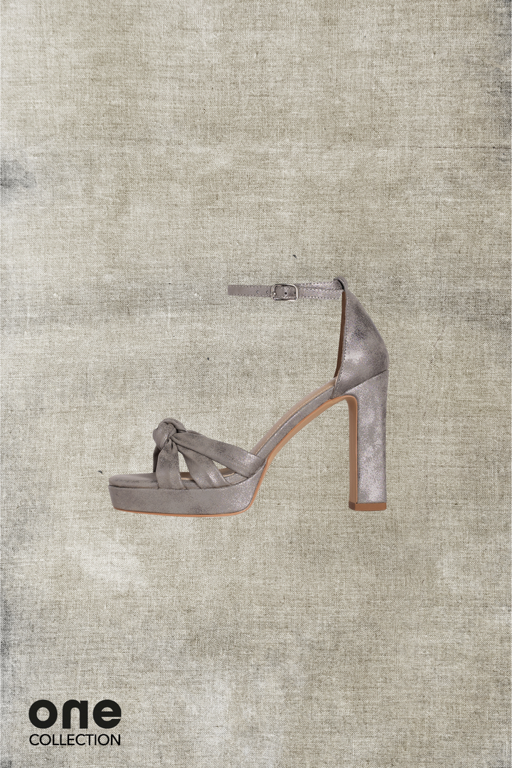 THREE-KNOT HEEL SANDAL