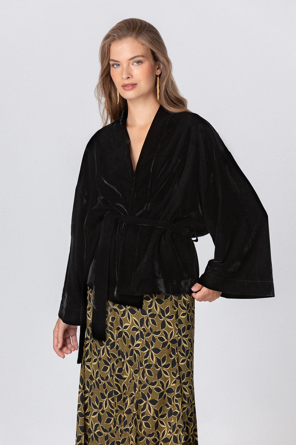 SHORT VELVET KIMONO