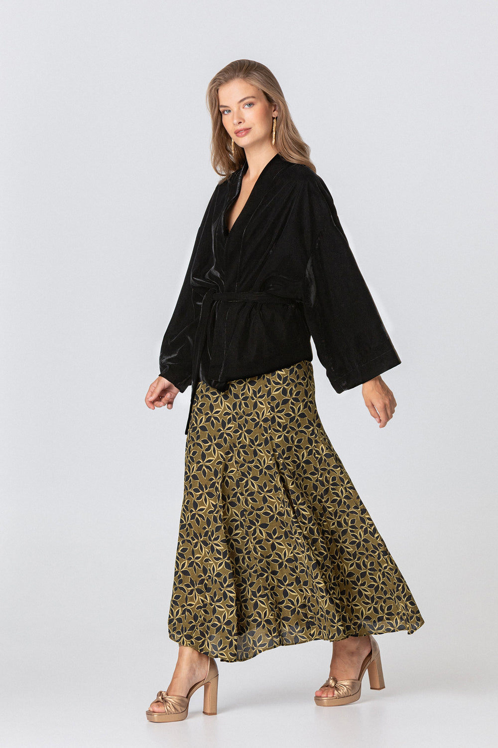 SHORT VELVET KIMONO