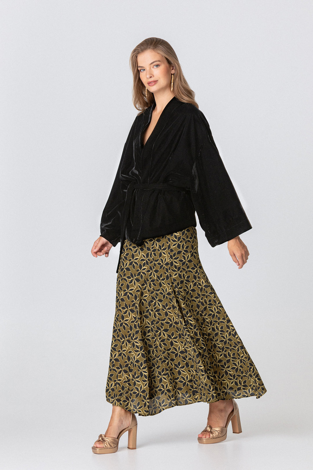 SHORT VELVET KIMONO