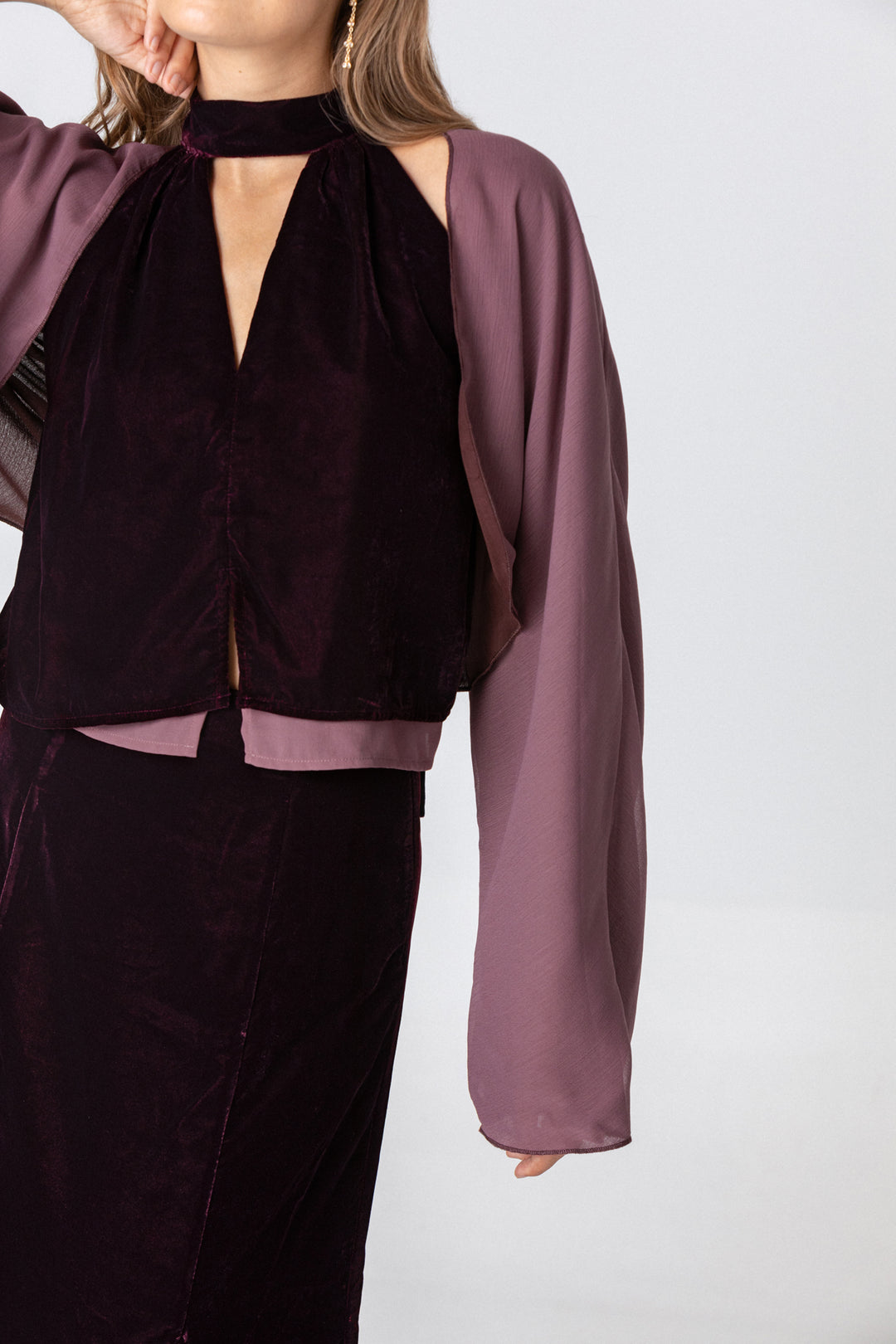 TOP HALTER TERCIOPELO CONTRASTE