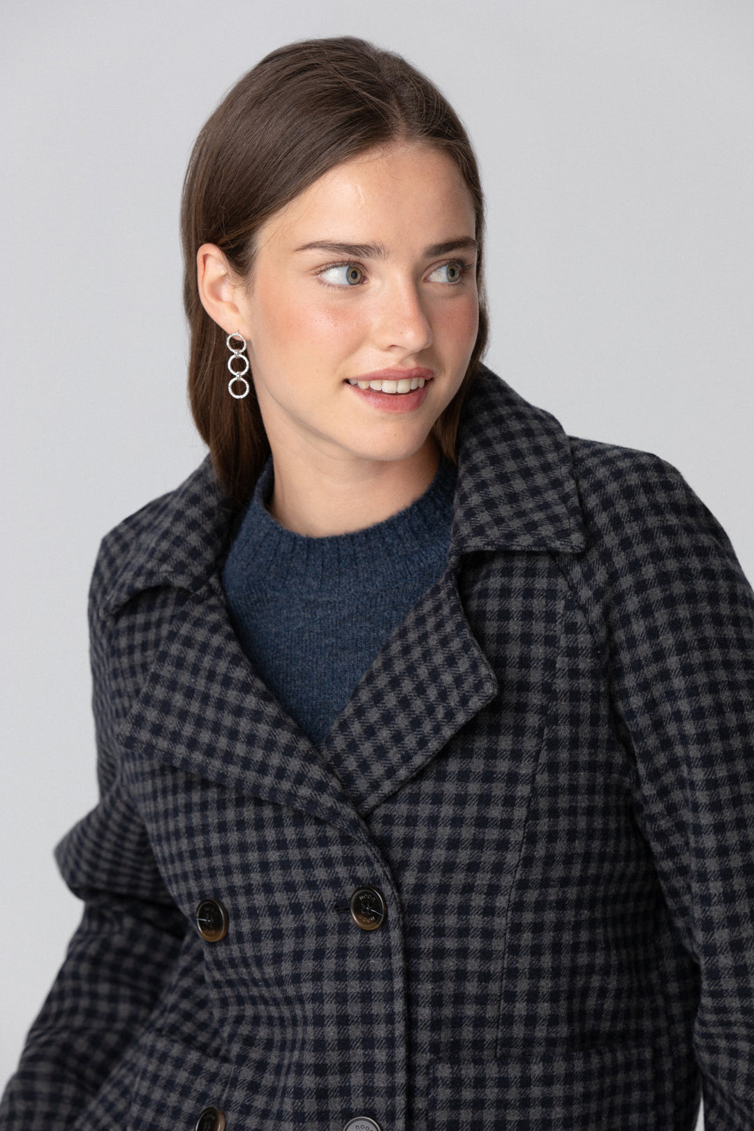 SHORT CHECKERED DOUBLE-BREADED COAT