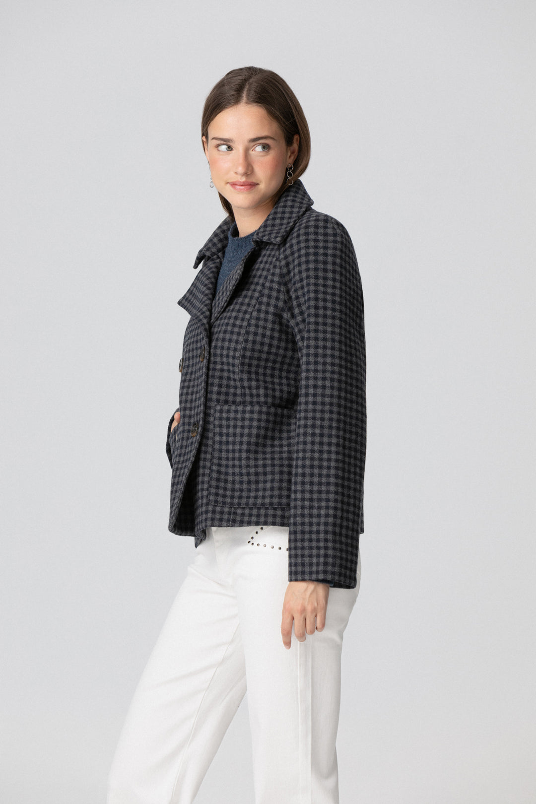 SHORT CHECKERED DOUBLE-BREADED COAT