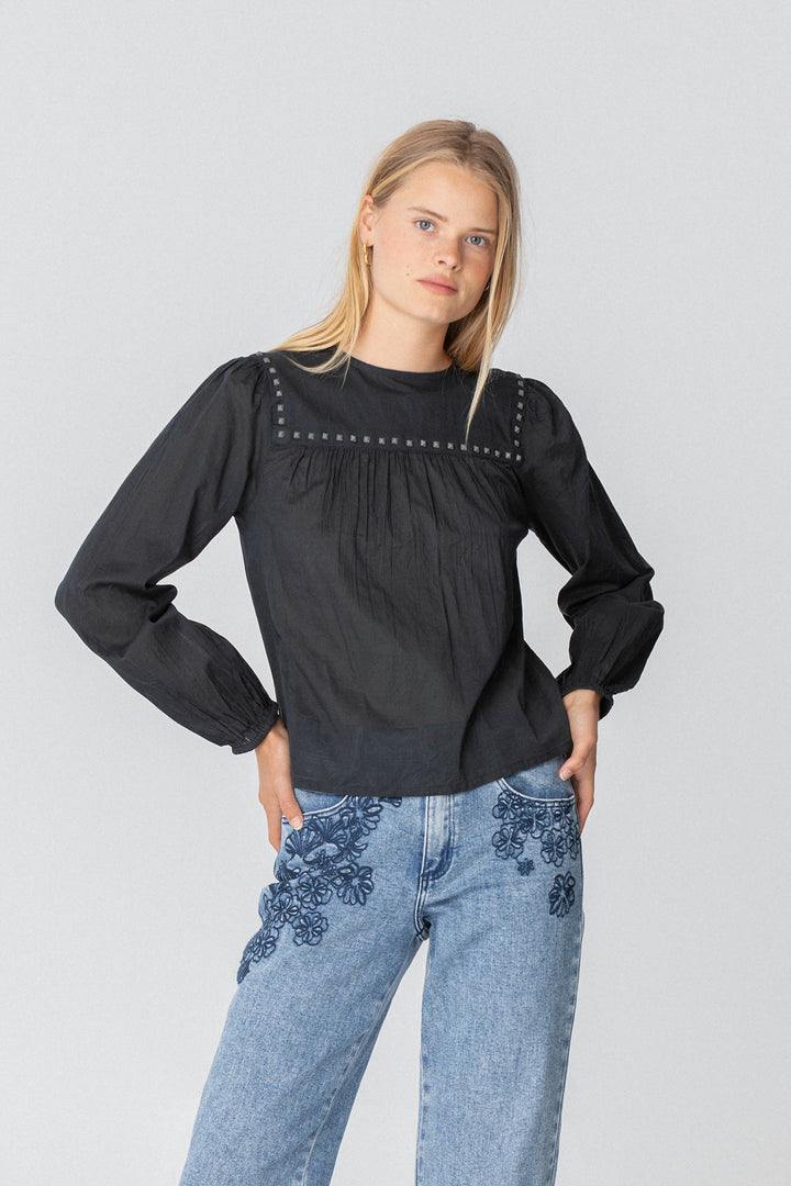 COTTON BLOUSE WITH STUDS