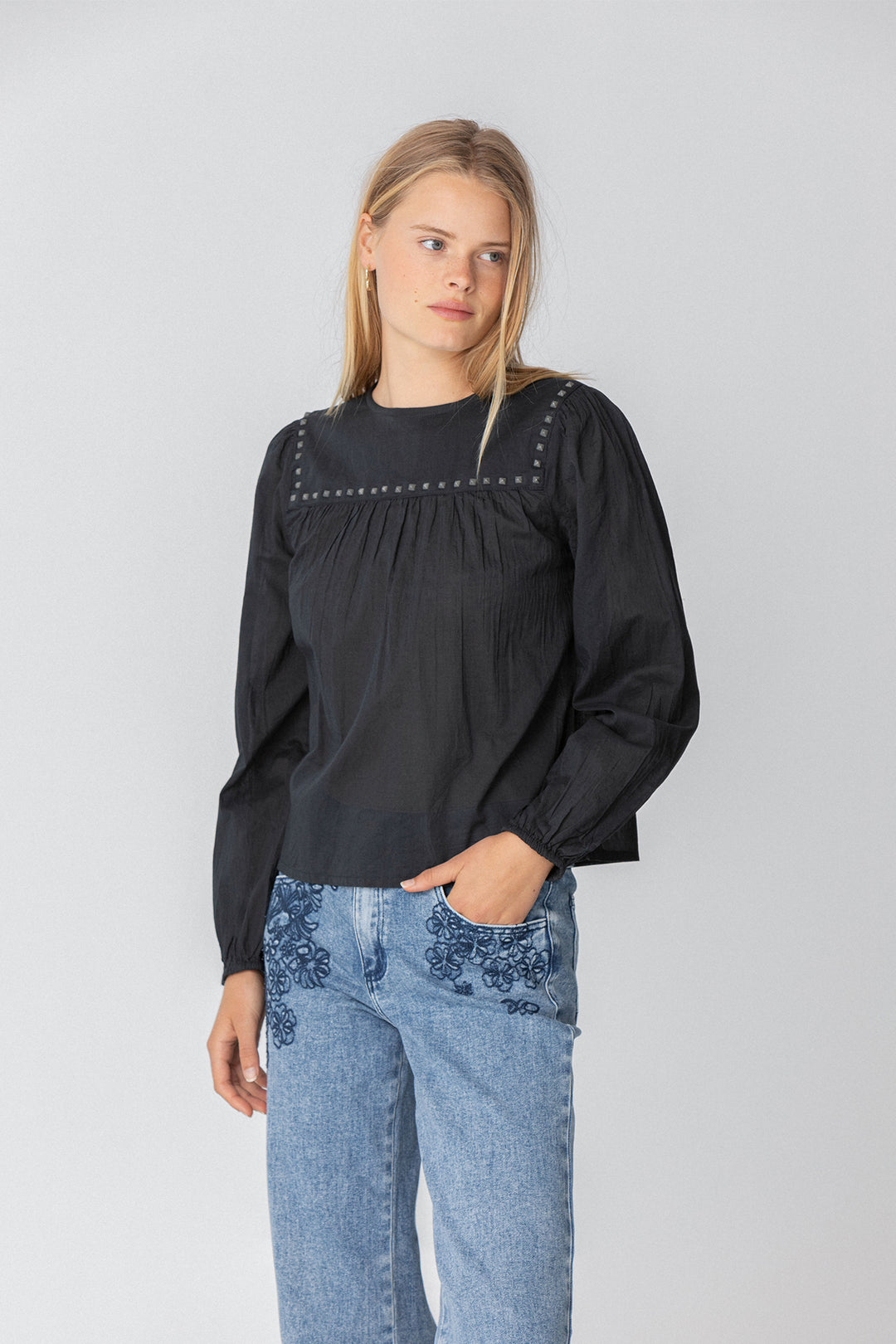 COTTON BLOUSE WITH STUDS