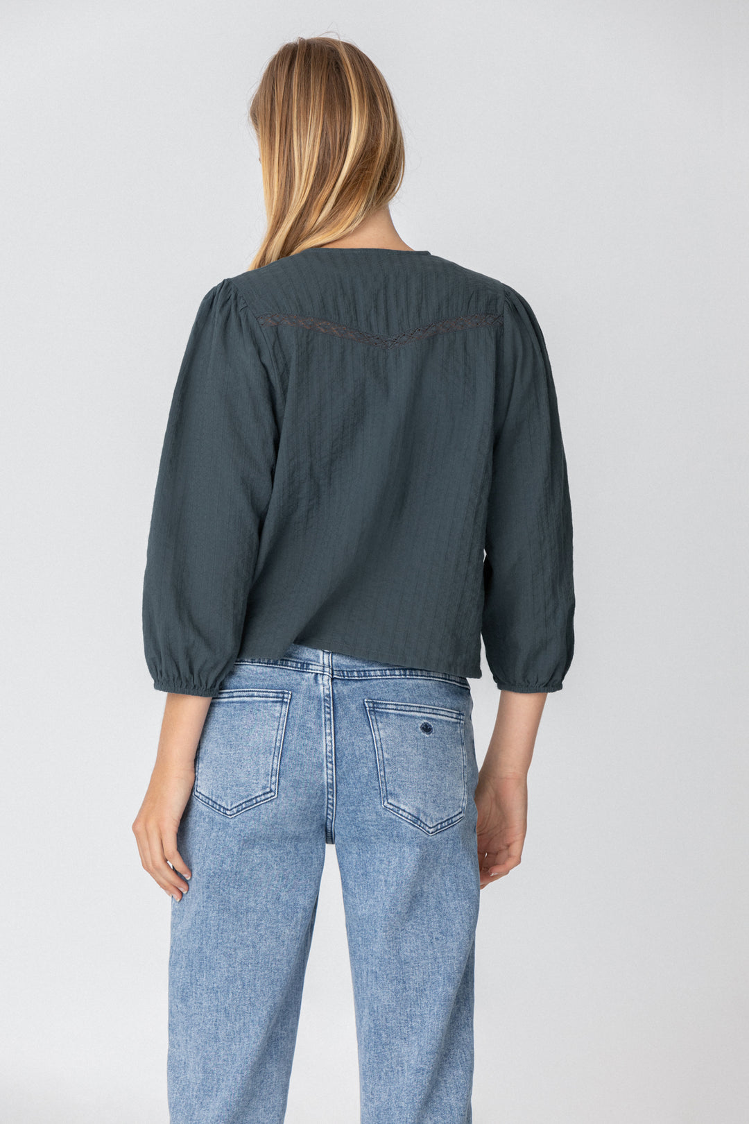 BLOUSE WITH ENTREDO DETAIL