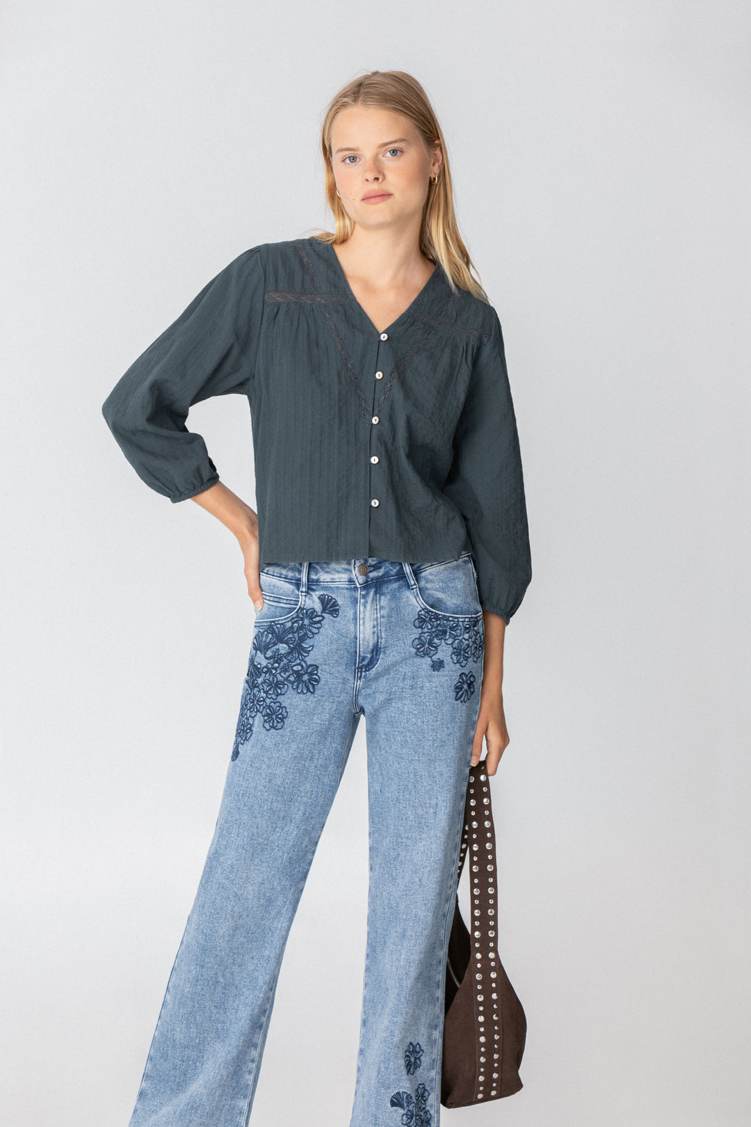 BLOUSE WITH ENTREDO DETAIL