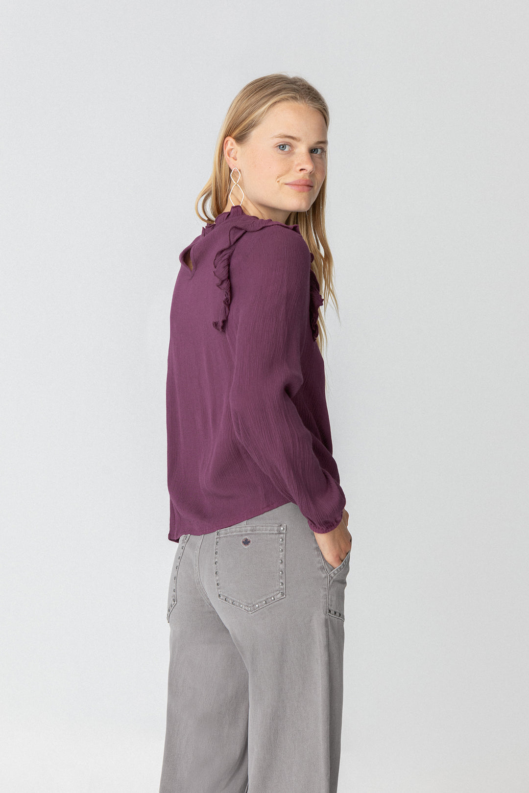 BLOUSE WITH GATHERED RUFFLE DETAIL