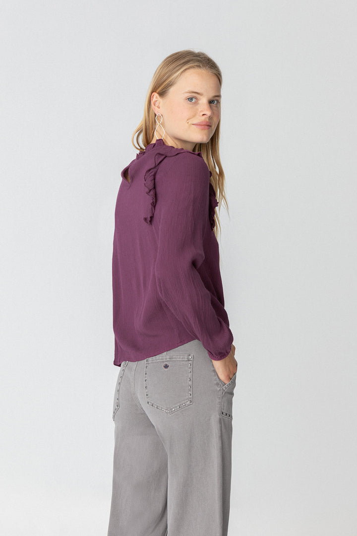 BLOUSE WITH GATHERED RUFFLE DETAIL