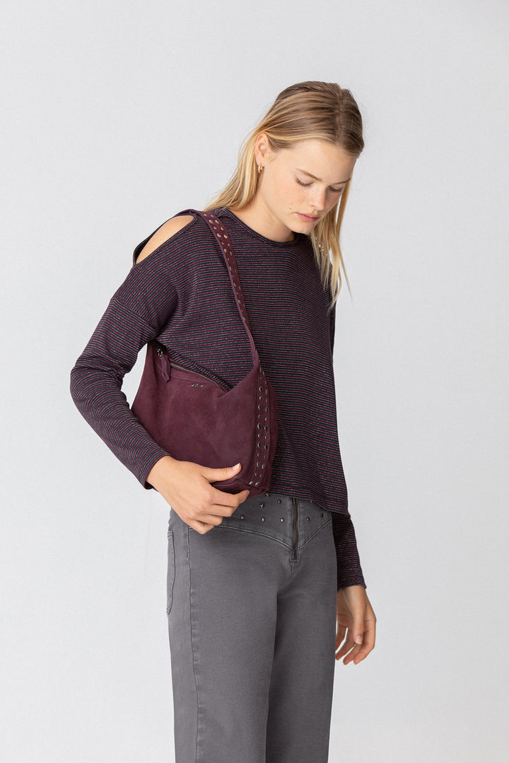 STRIPED OPENINGS T-SHIRT