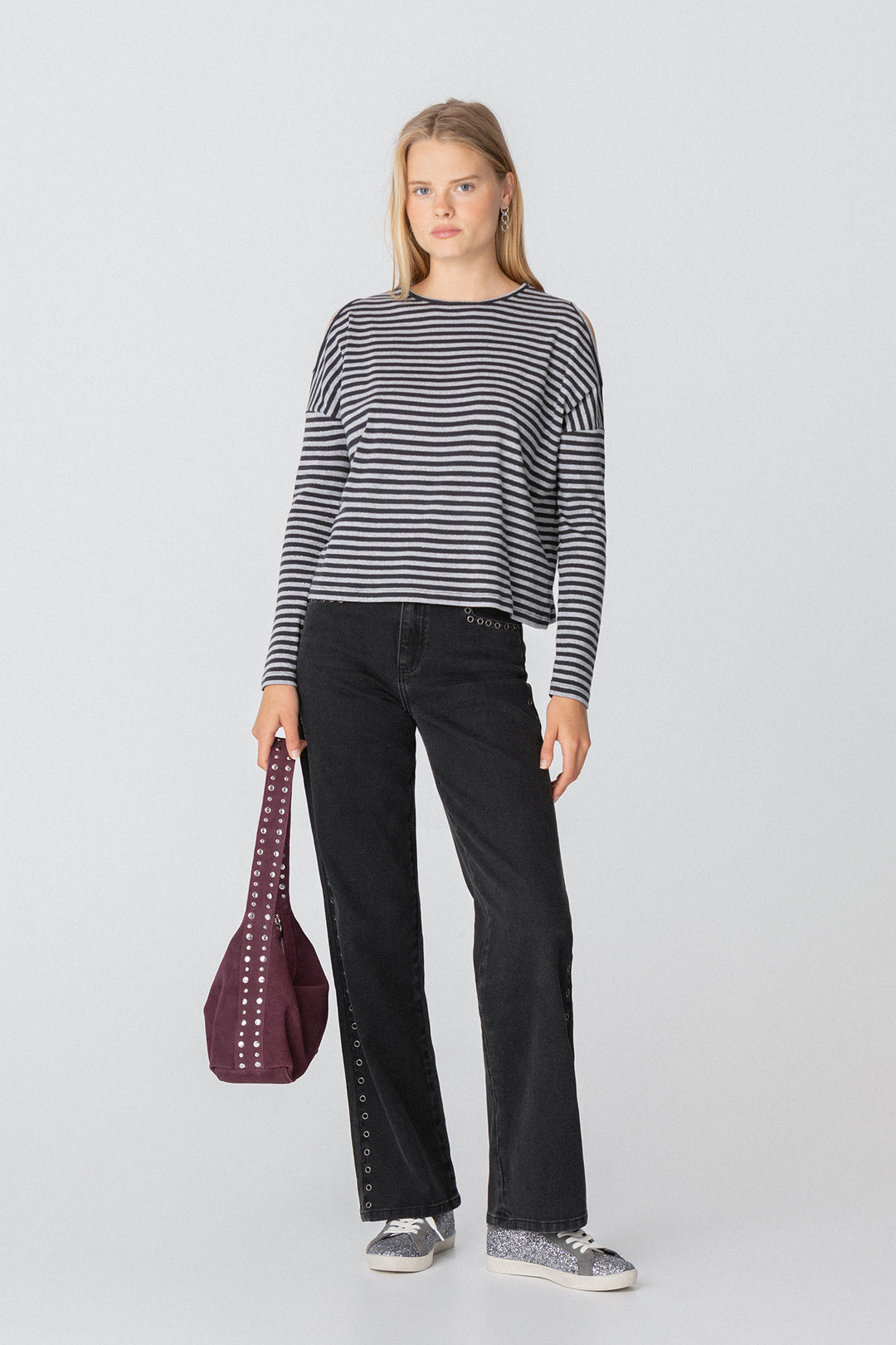 STRIPED OPENINGS T-SHIRT