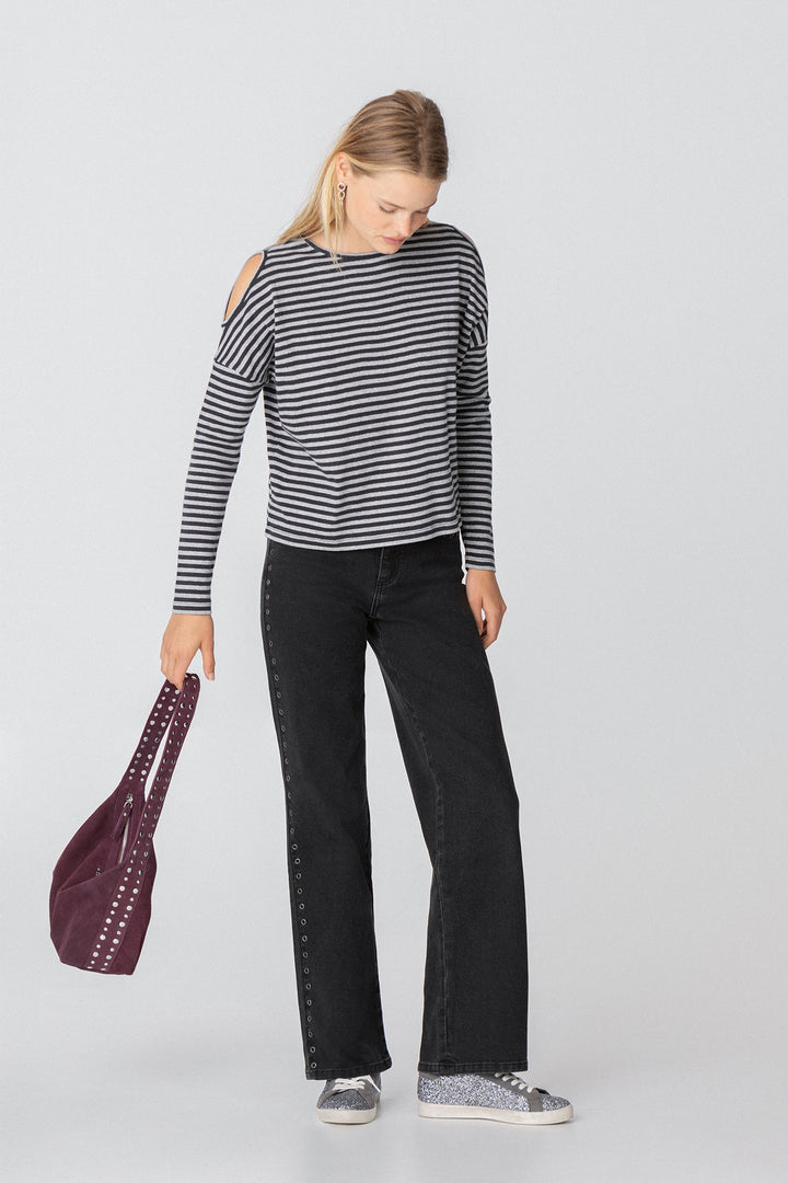 STRIPED OPENINGS T-SHIRT