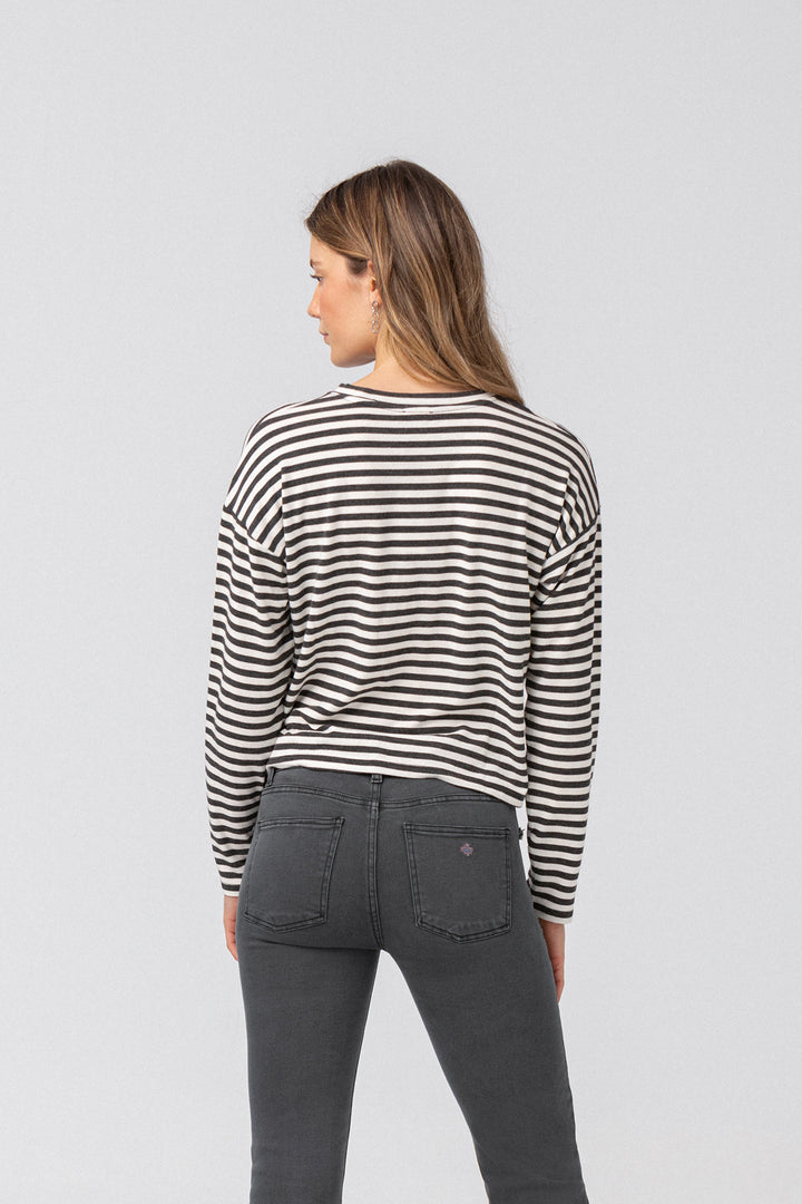Long-sleeved striped T-shirt