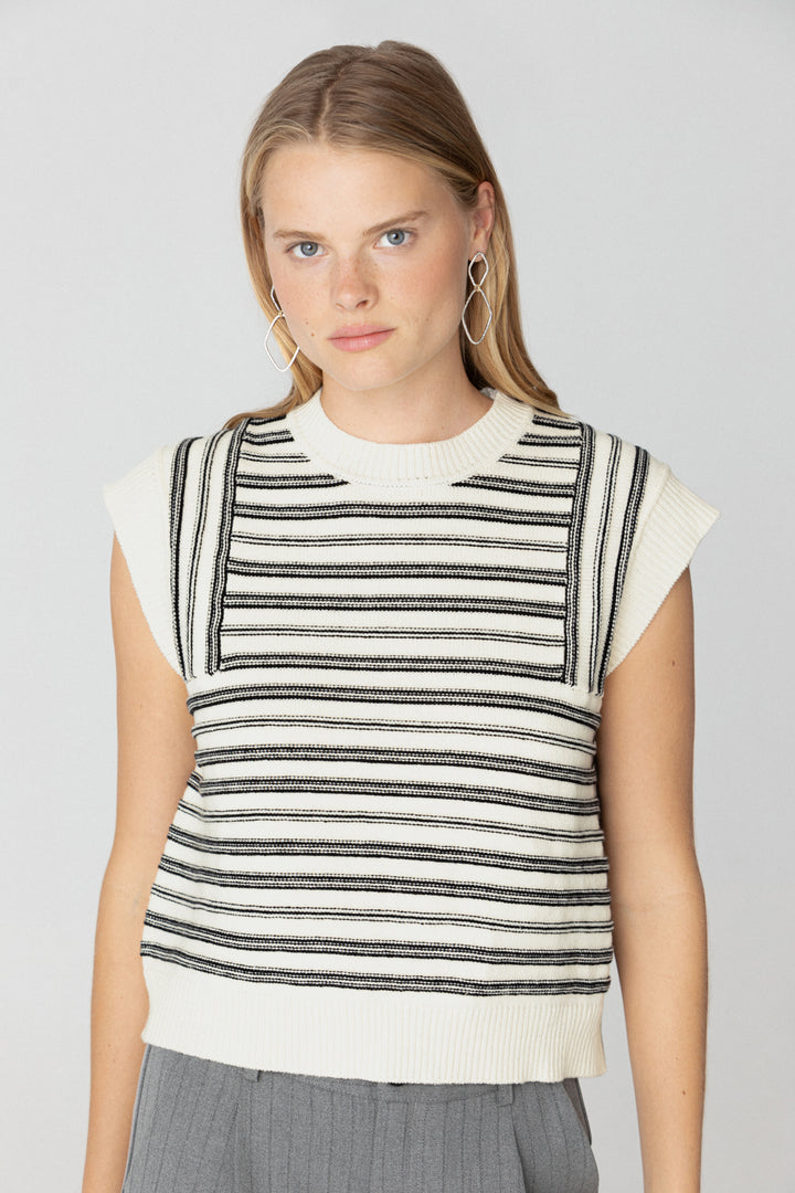 COLETE DE MALHA LISTRADA