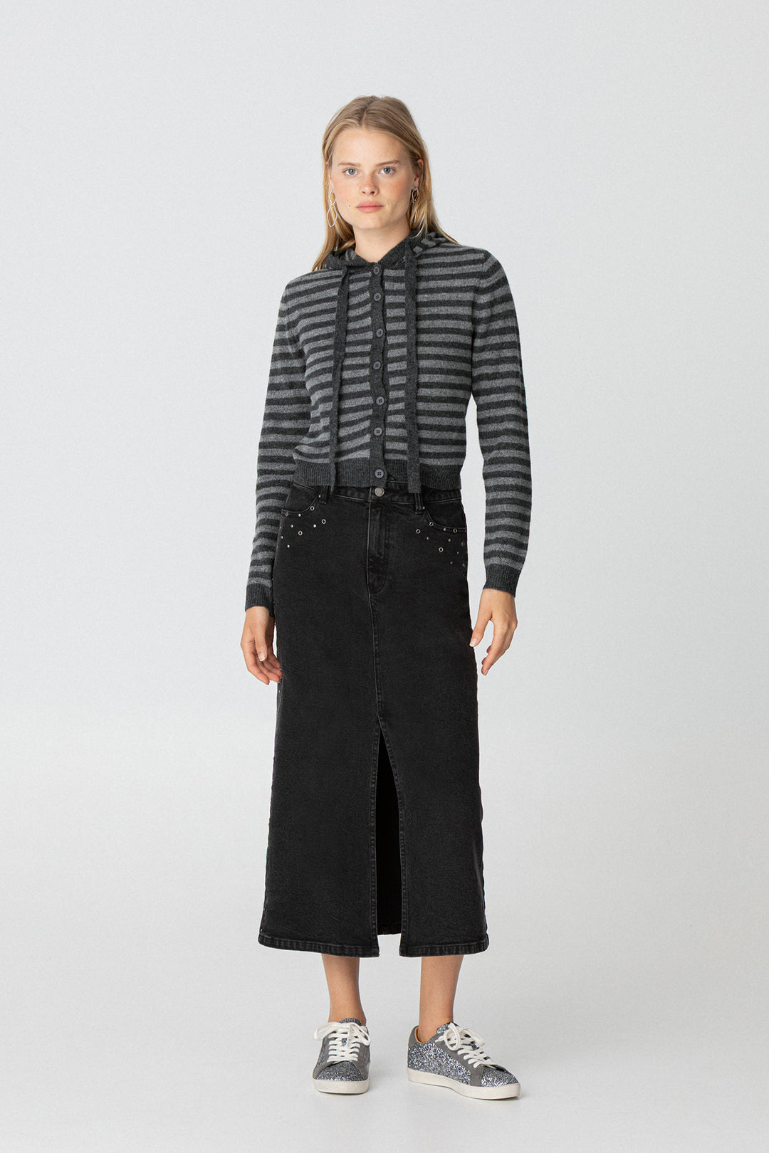 FALDA MIDI TACHUELAS DENIM