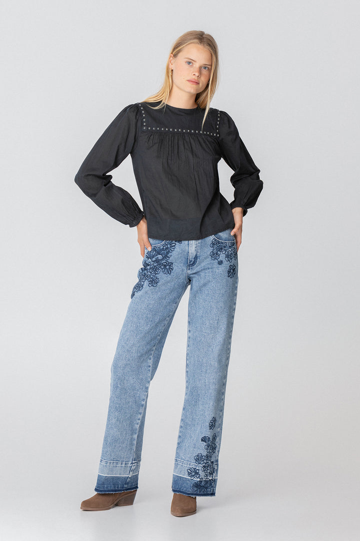 JEANS BORDADOS FLORES