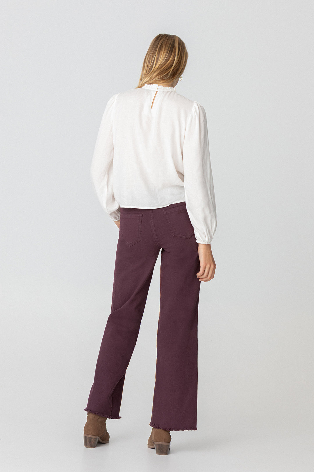 CONTRAST FRINGE STITCH JEANS