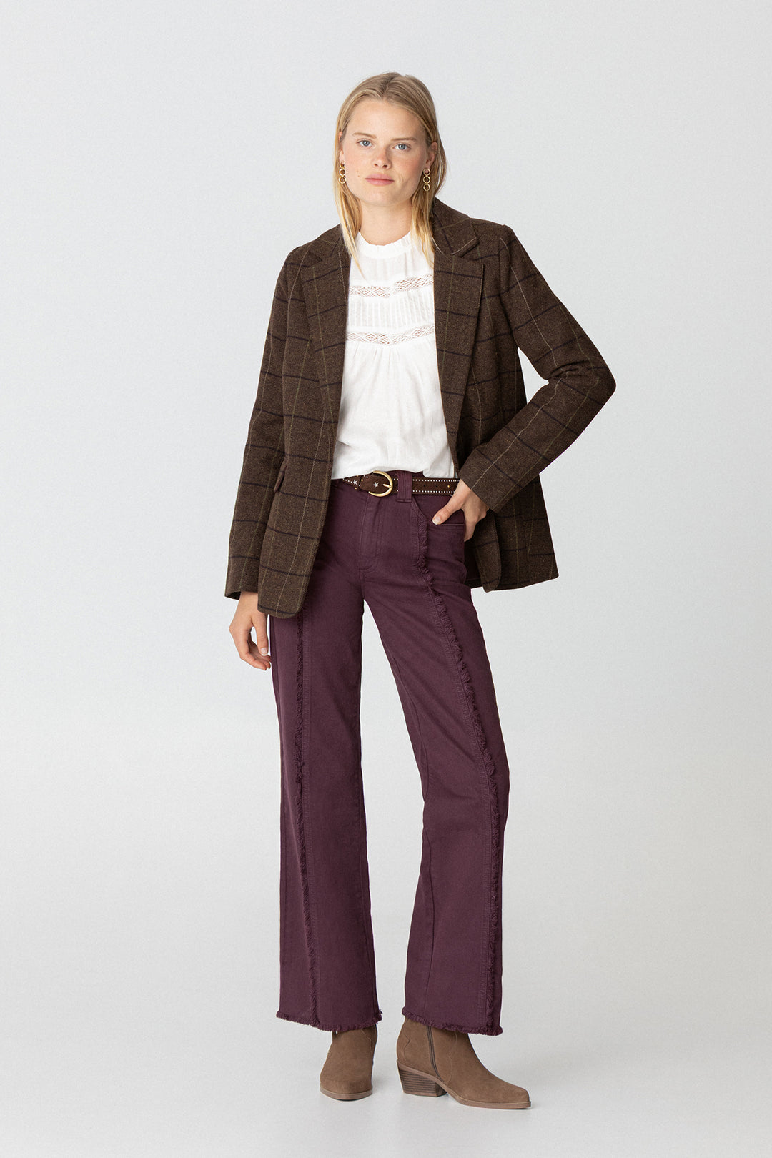 CONTRAST FRINGE STITCH JEANS