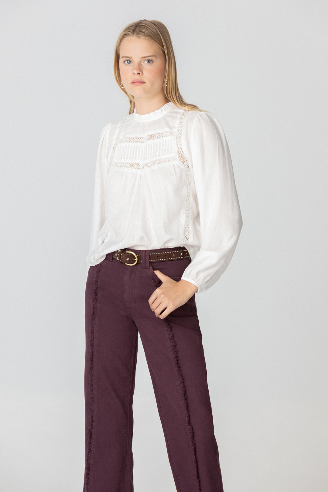 CONTRAST FRINGE STITCH JEANS