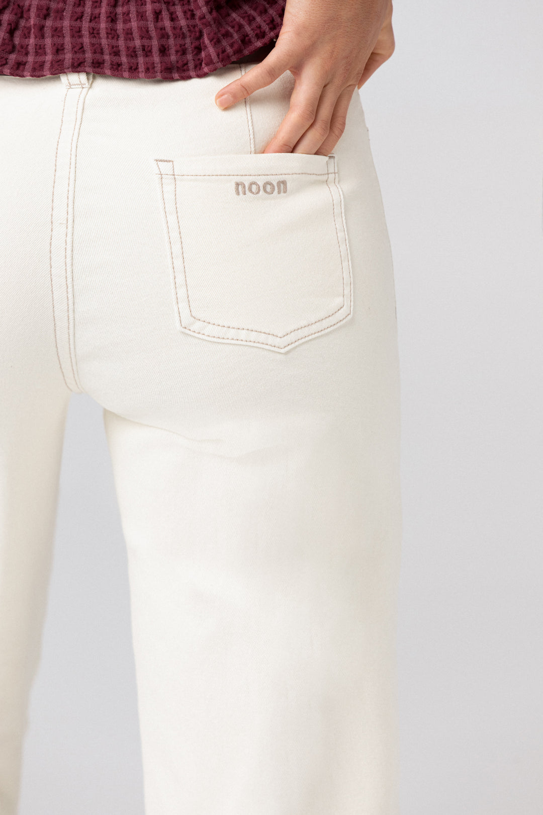 CONTRAST FRINGE STITCH JEANS