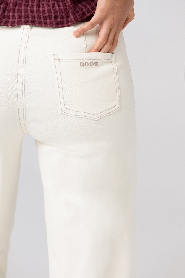 CONTRAST FRINGE STITCH JEANS