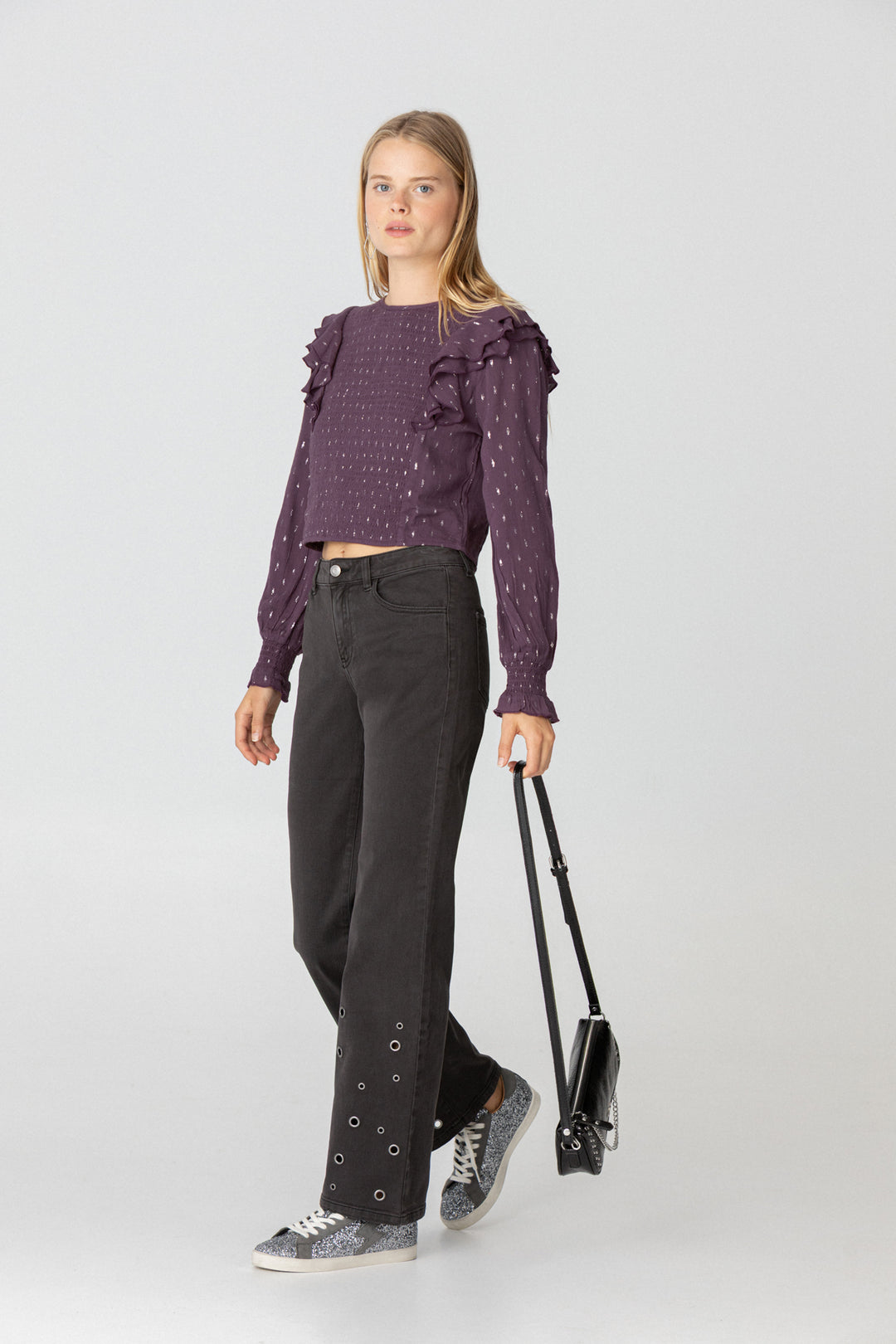 STRAIGHT EYELETS JEANS WITH LOWER ANGLES