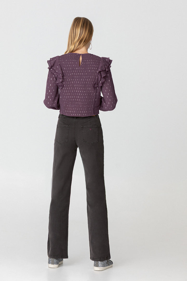 STRAIGHT EYELETS JEANS WITH LOWER ANGLES