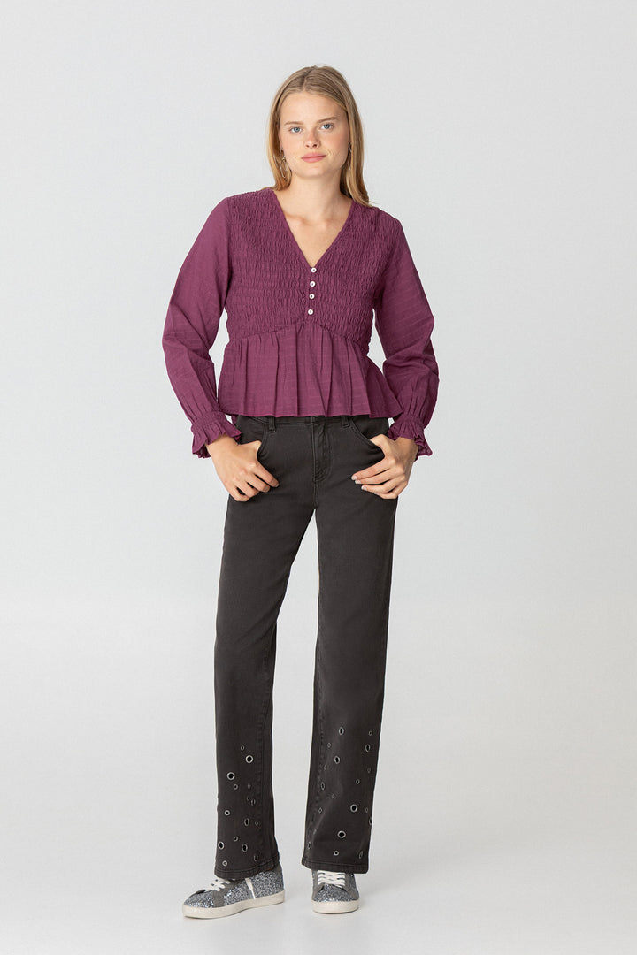 STRAIGHT EYELETS JEANS WITH LOWER ANGLES