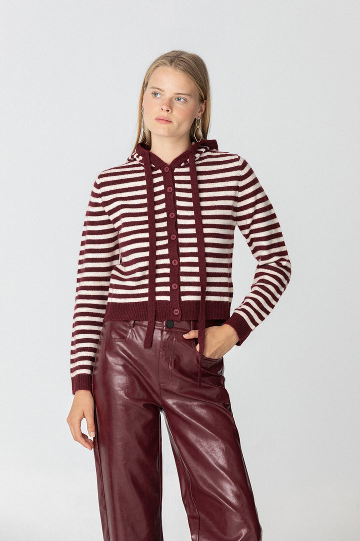 CAMISA COM CAPUZ LISTRADA