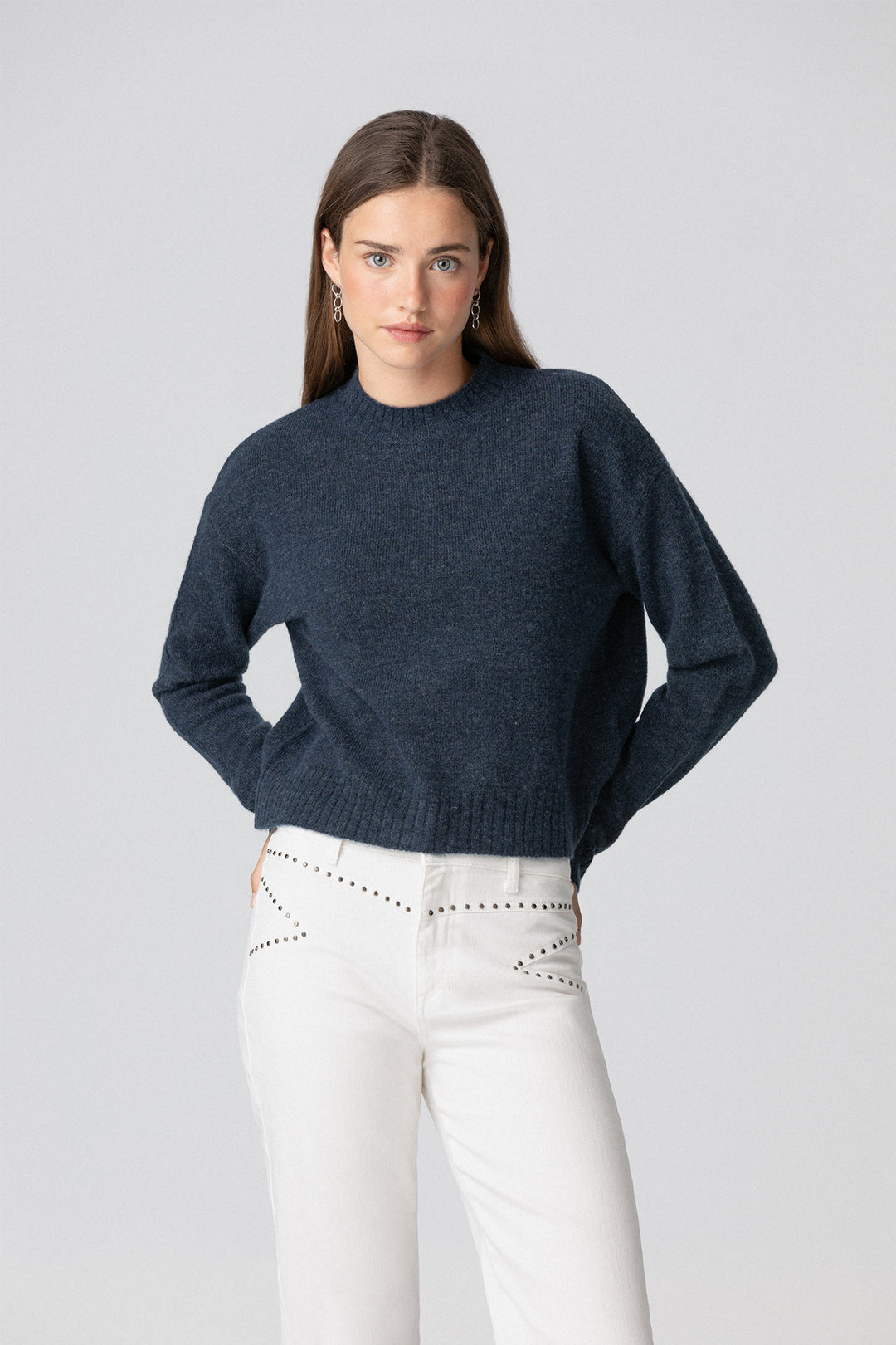 T-SHIRT COM GOLA CAIXA