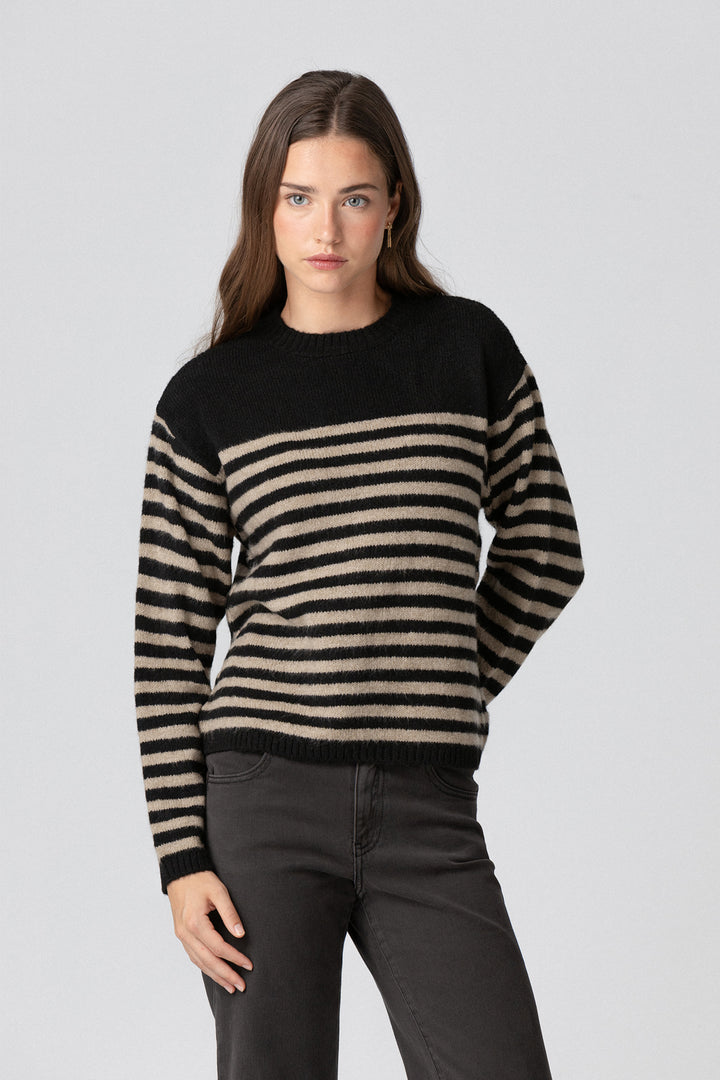 JERSEY COM GOLA BOXE LISTRADA