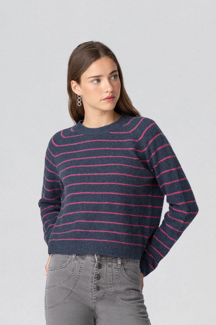 JERSEY COM GOLA BOXE LISTRADA