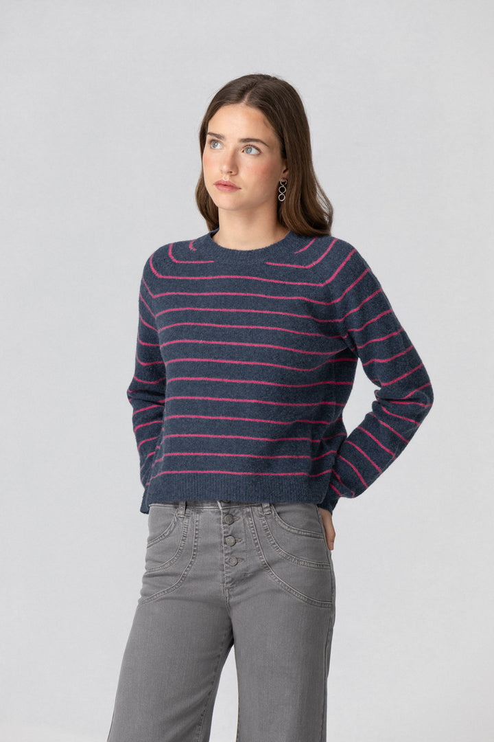 JERSEY COM GOLA BOXE LISTRADA