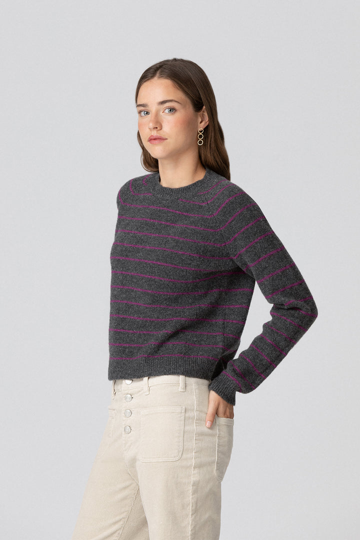 JERSEY COM GOLA BOXE LISTRADA