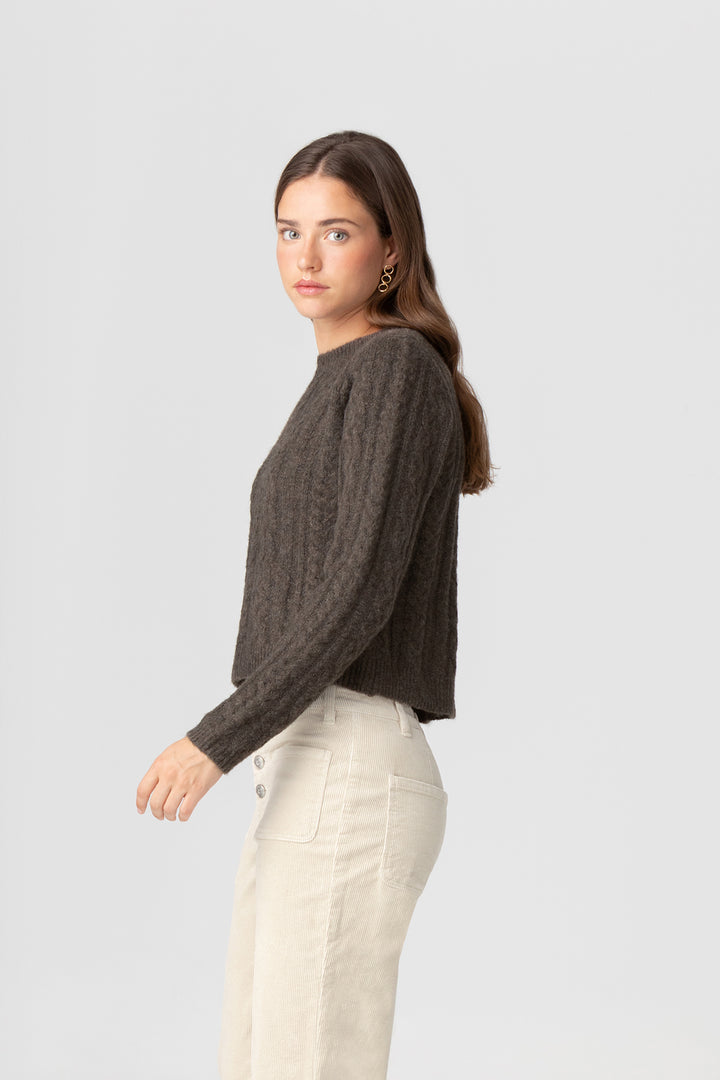 SWEATER DE GOLA BOX COM TRANÇA