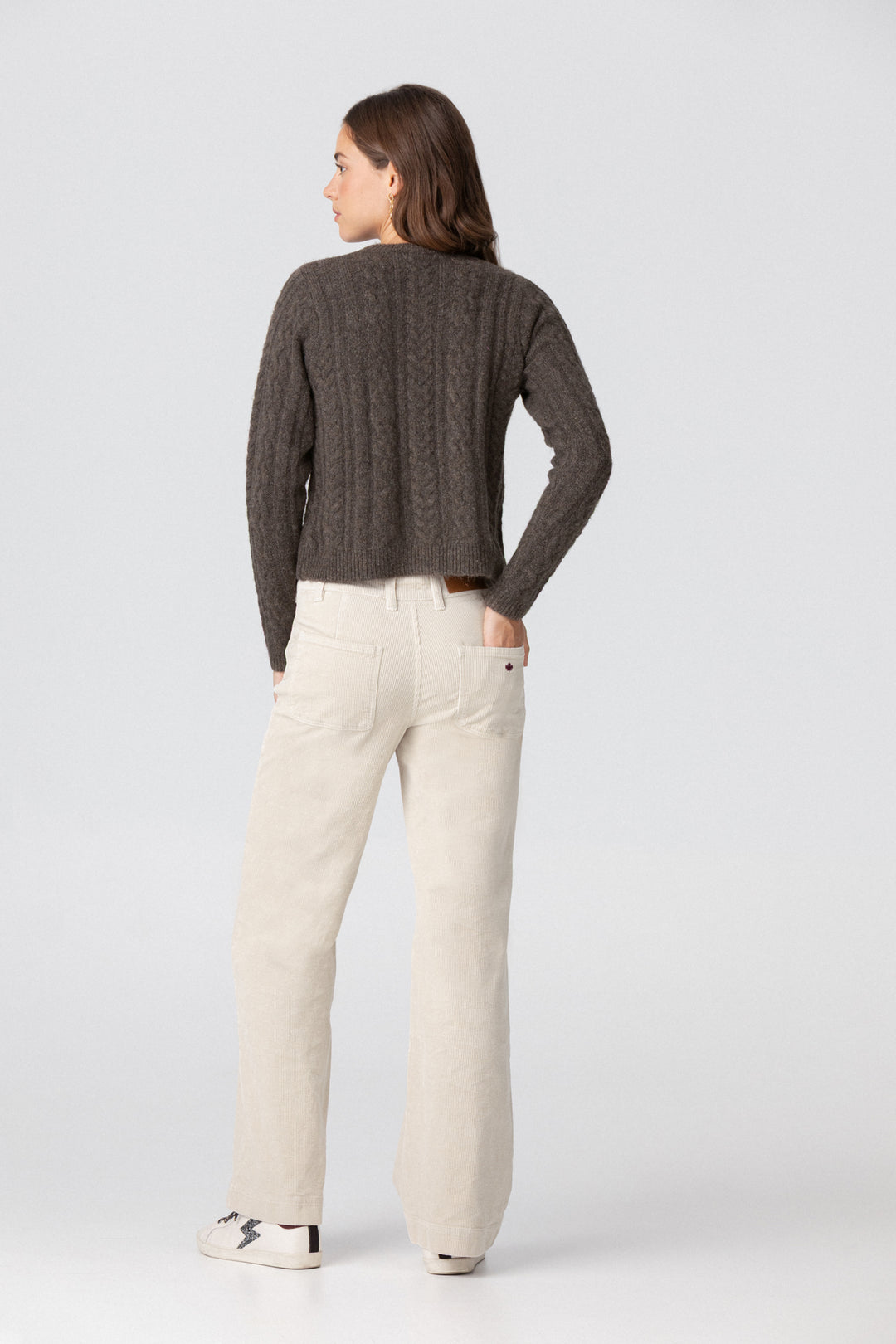 SWEATER DE GOLA BOX COM TRANÇA