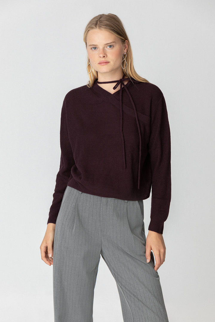 SWEATER COM GOLA AMARRADA