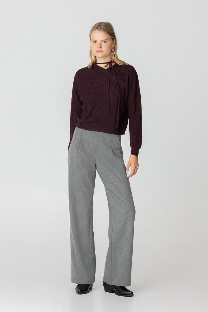 SWEATER COM GOLA AMARRADA