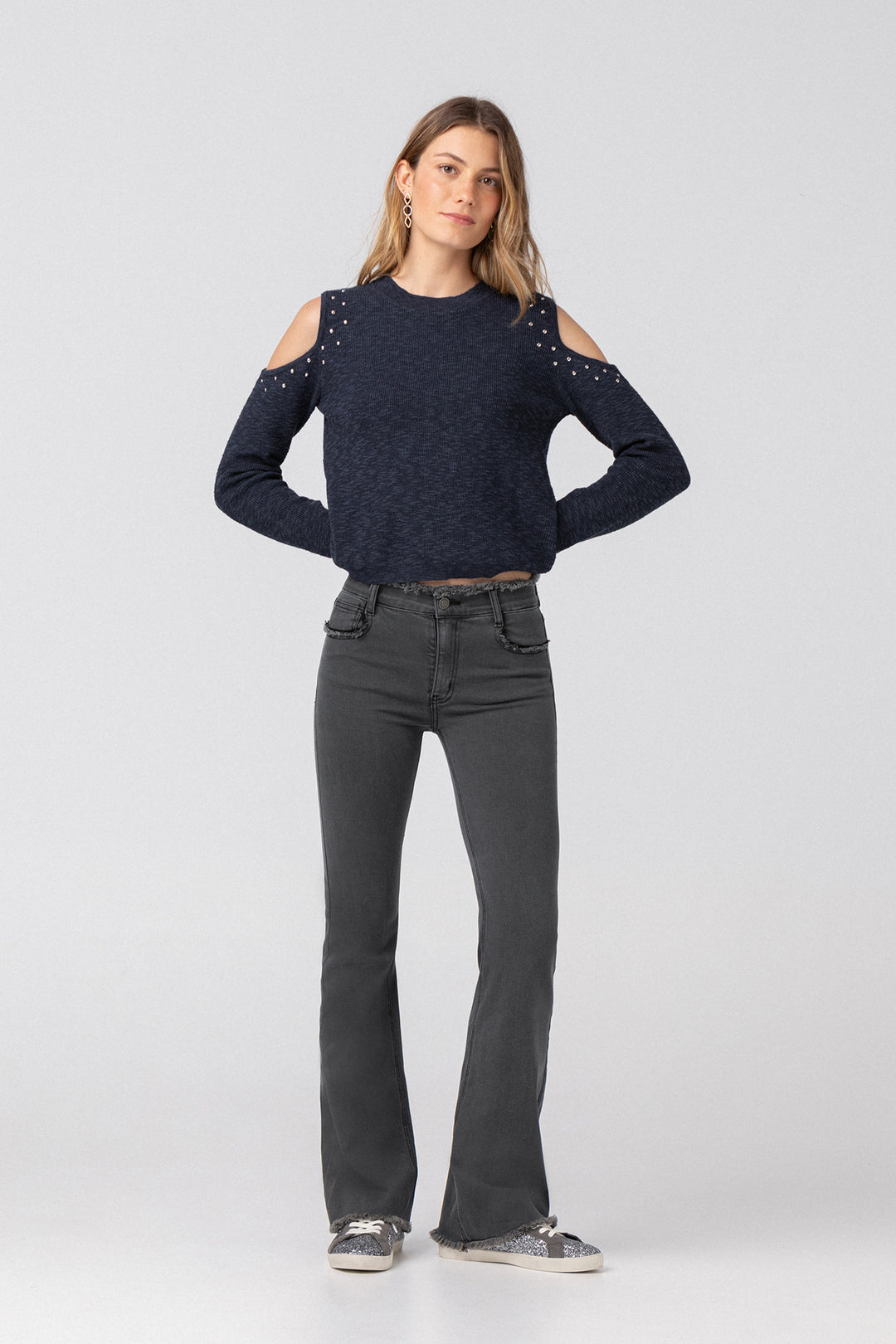 BLUSA DE JERSEY COM ABERTURAS COM TAPETES