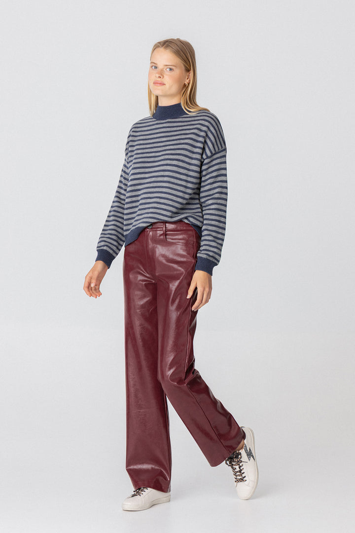 PANTALON RECTO EFECTO PIEL