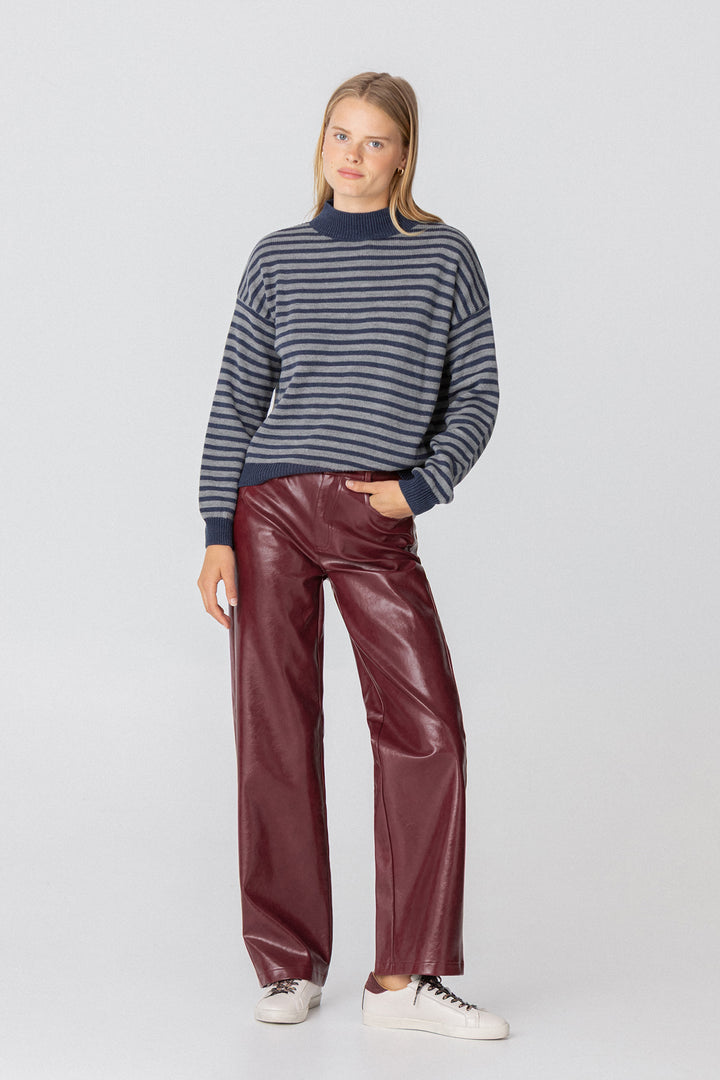 PANTALON RECTO EFECTO PIEL