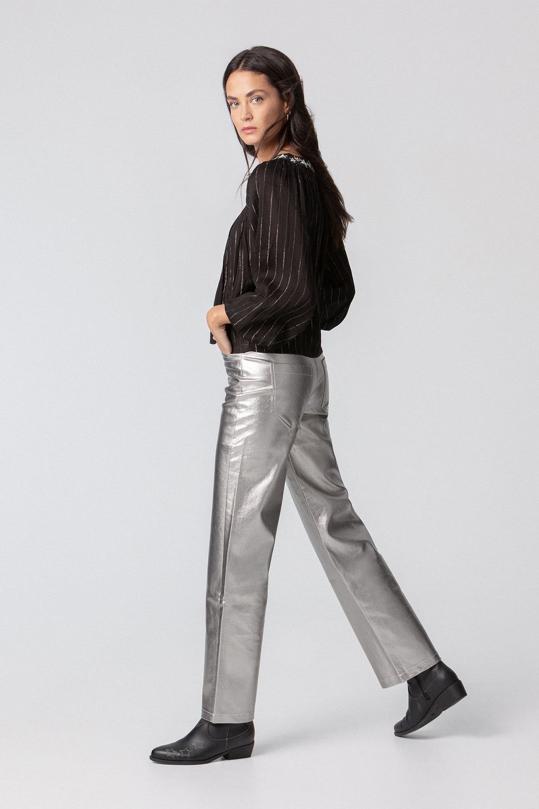 PANTALON RECTO EFECTO PIEL