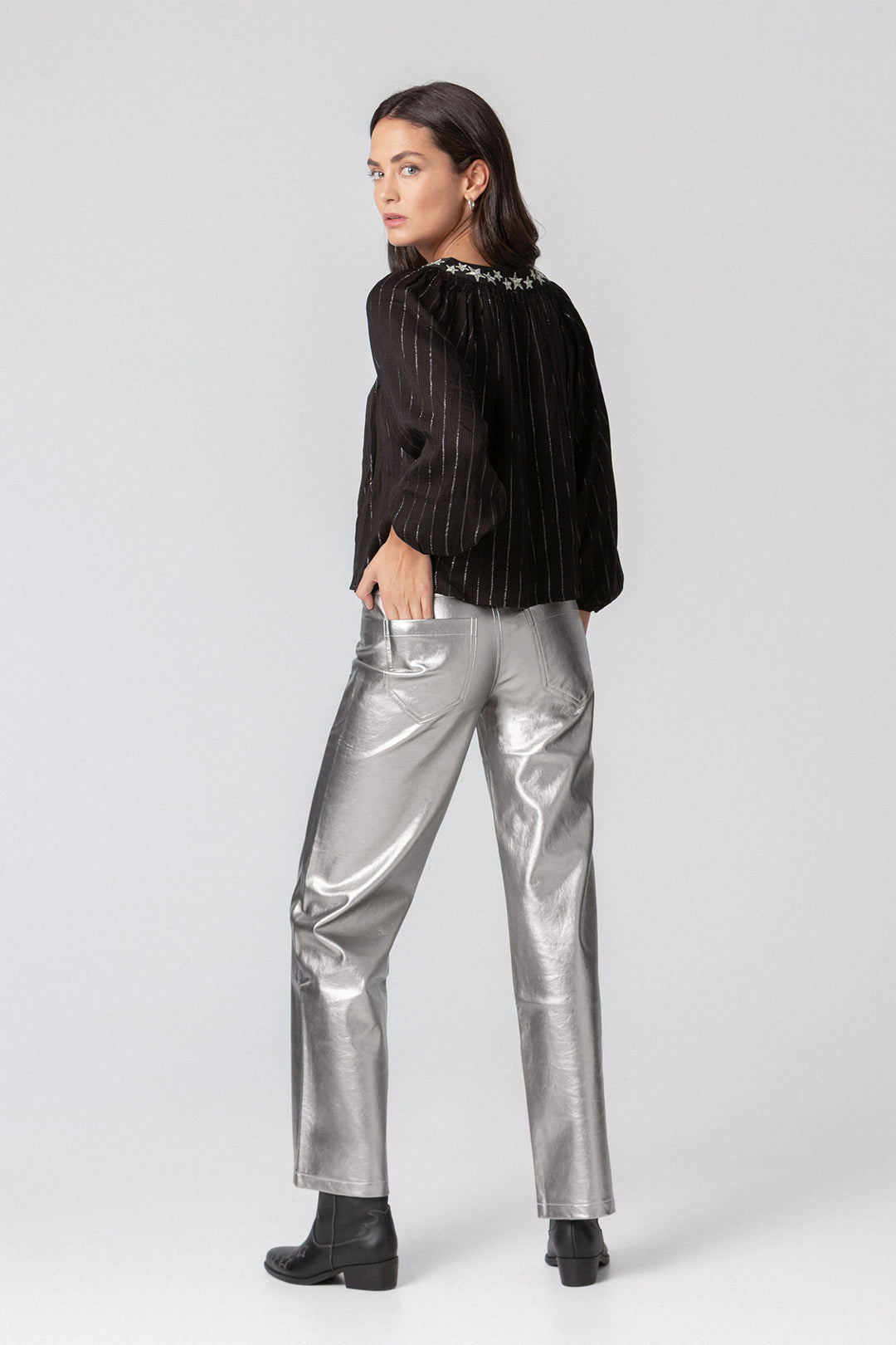 PANTALON RECTO EFECTO PIEL