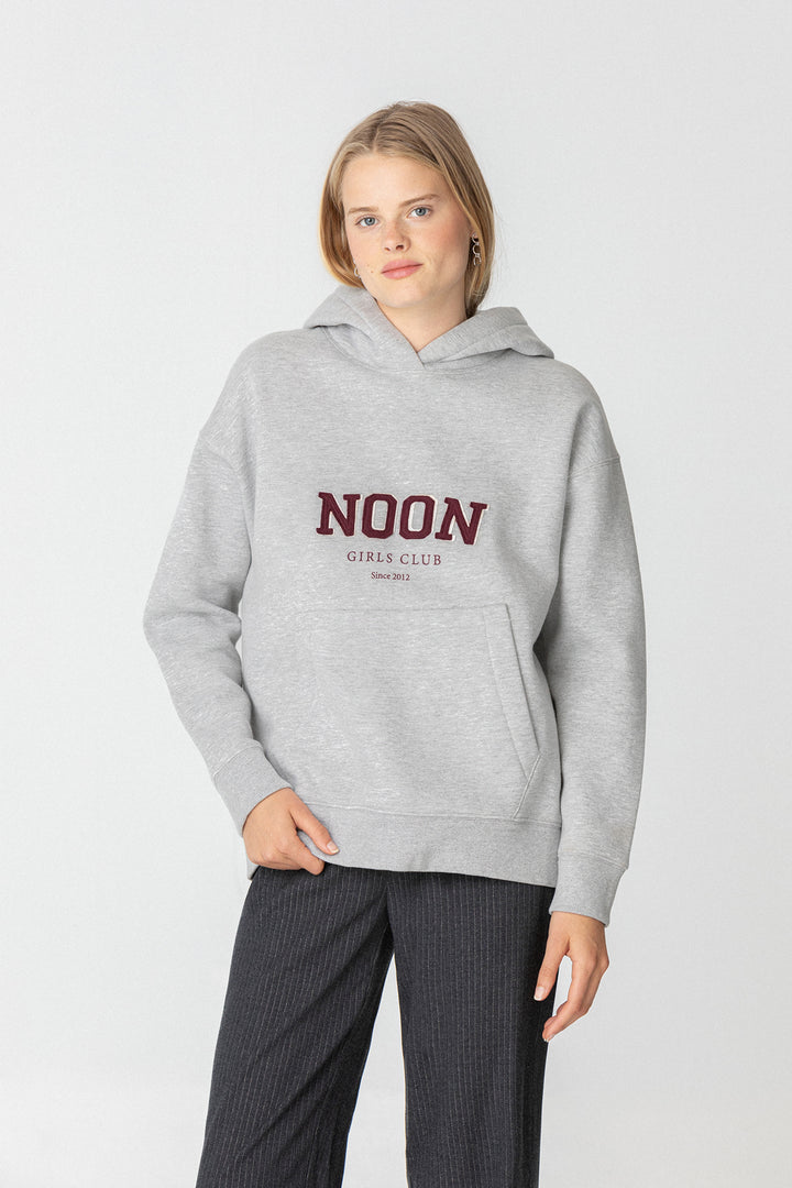 SWEATSHIRT COM CAPUZ DO MEIO-DIA