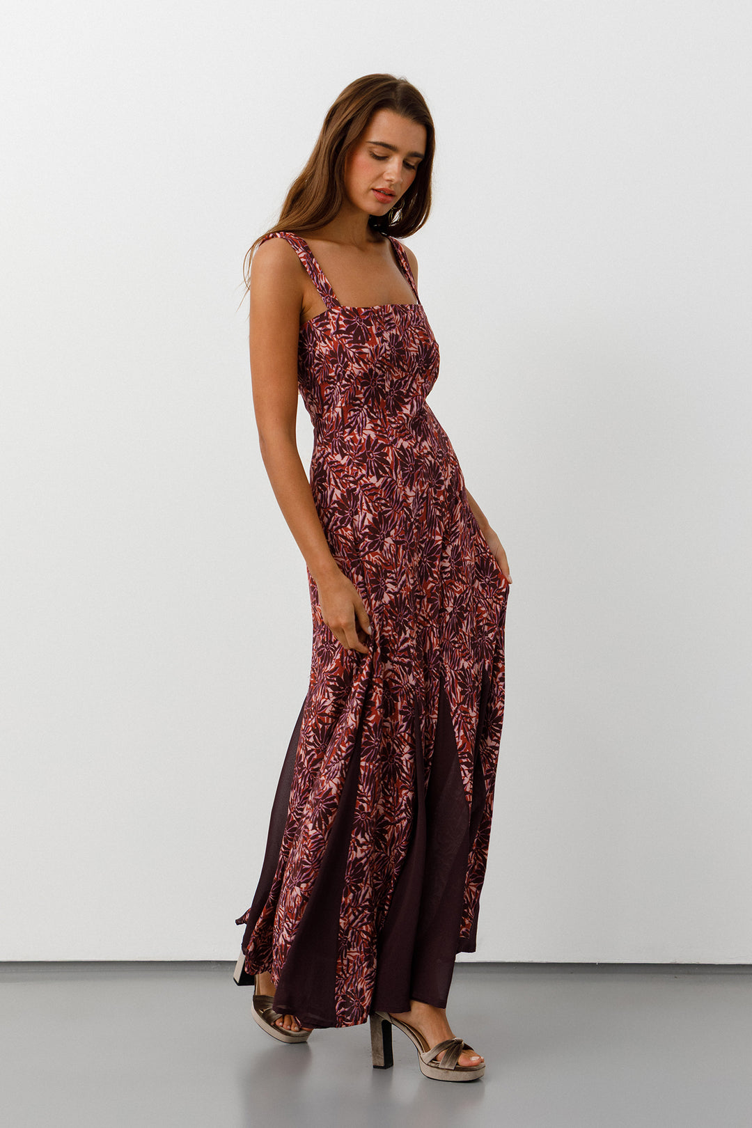 VESTIDO MIDI GODETS ADELA