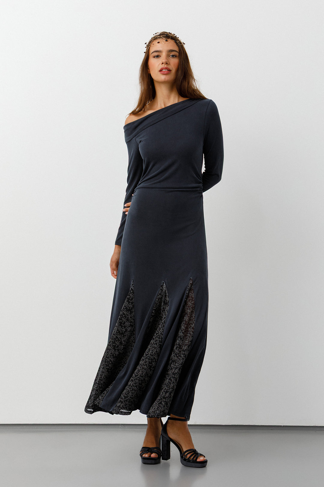 VESTIDO MIDI PUNTO GODETS GOA