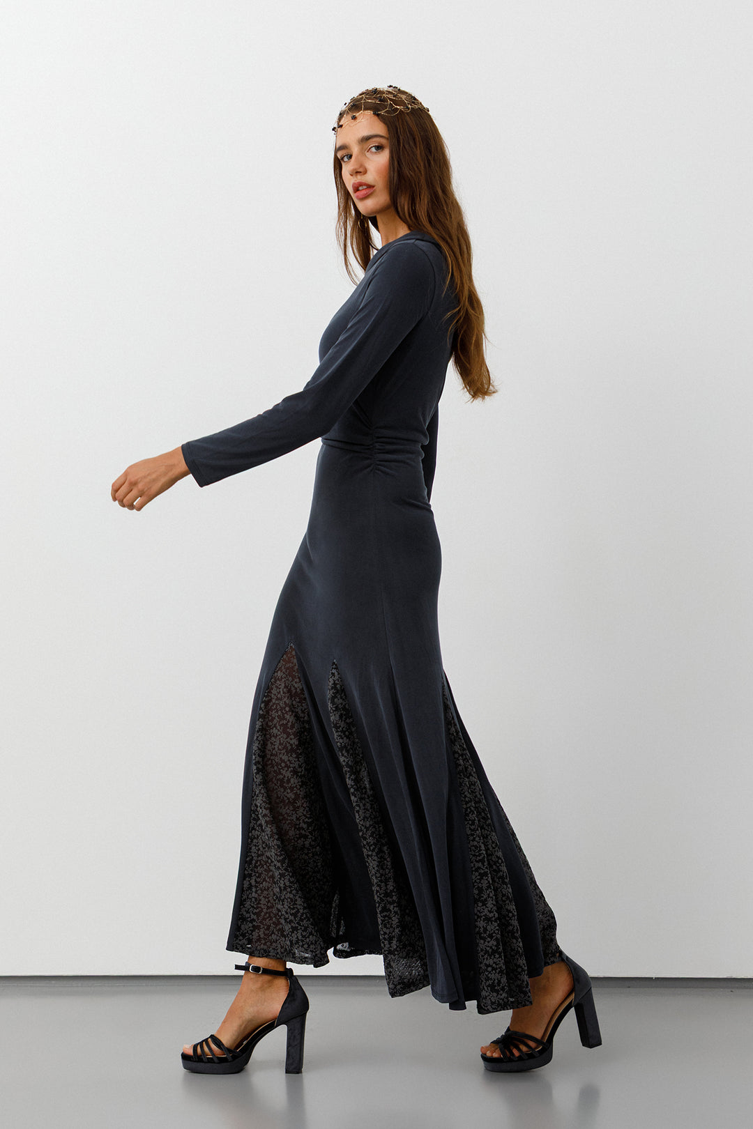 VESTIDO MIDI PUNTO GODETS GOA