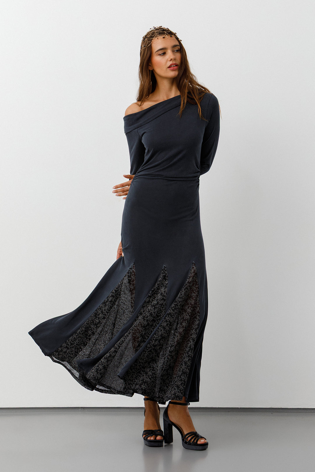 VESTIDO MIDI PUNTO GODETS GOA